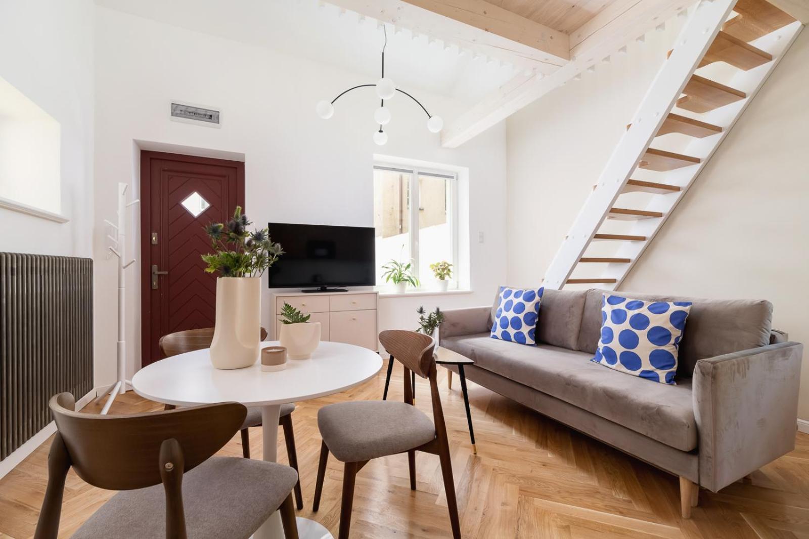 Apartament With Balcony - Rejtana 10 *